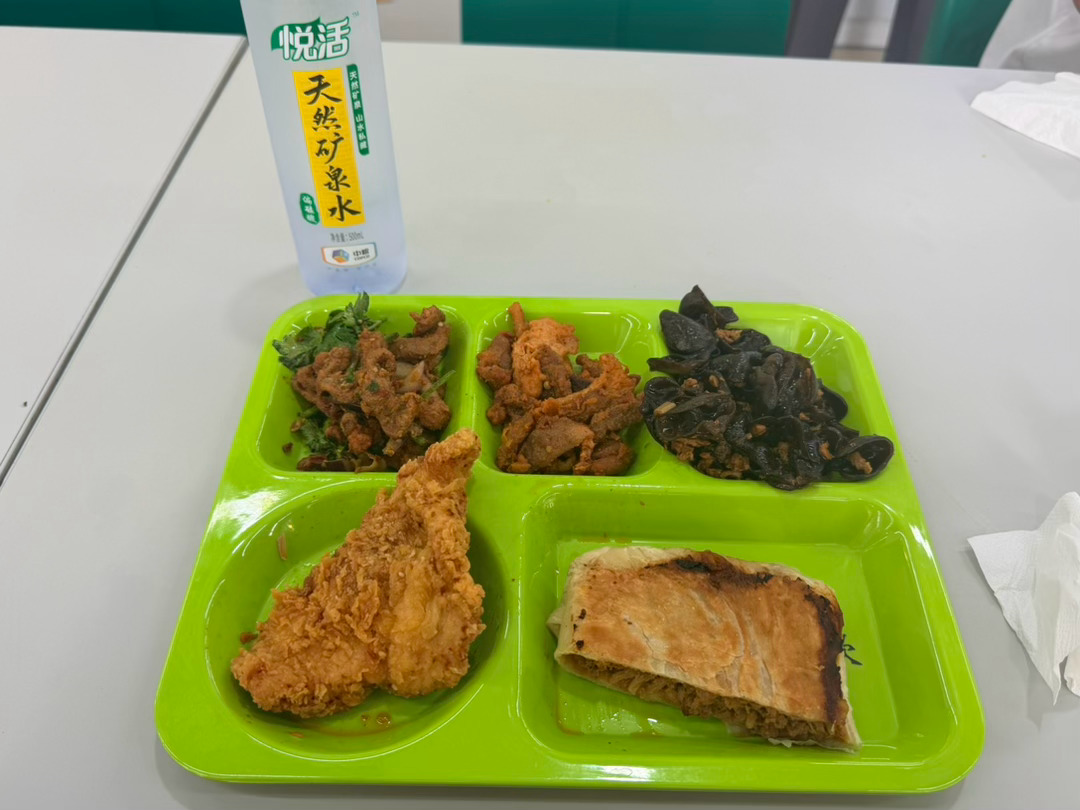清华大学一本科生被公告退学来中国海洋大学参加毕业典礼这一份午餐加上水才 17 块