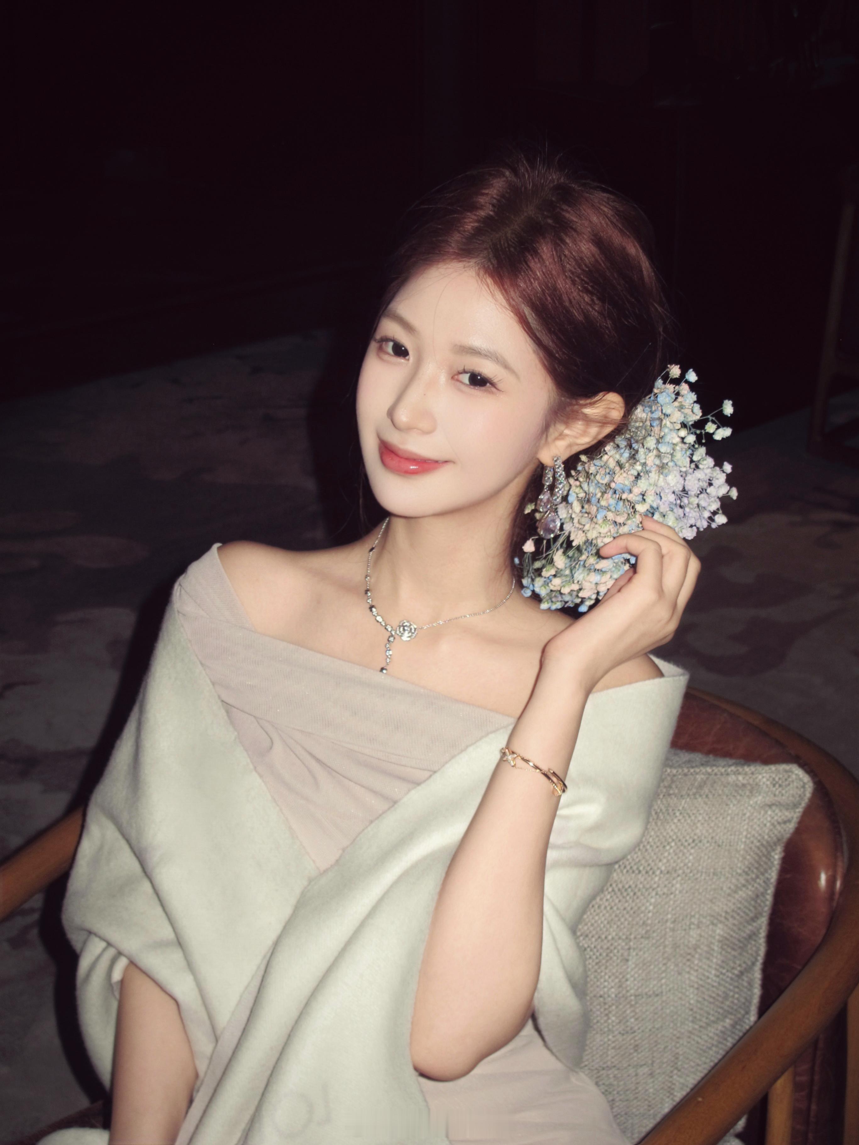 满天星在聚光灯下真的好像碎钻💎 ​​​