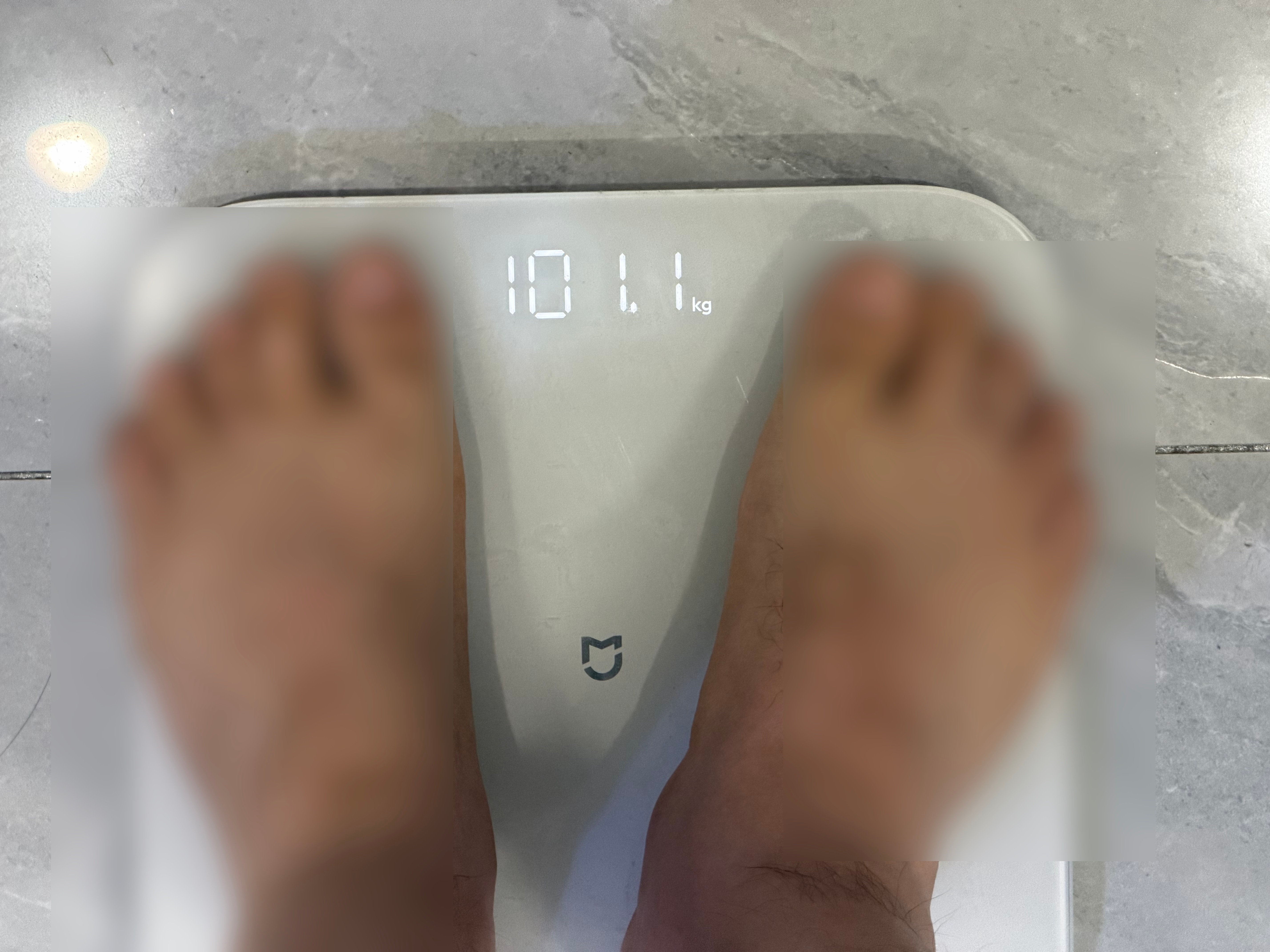 早，简单一口去健身房今天周六，但是最近表妹结婚导致吃的有点多今天去卷腹20分钟，