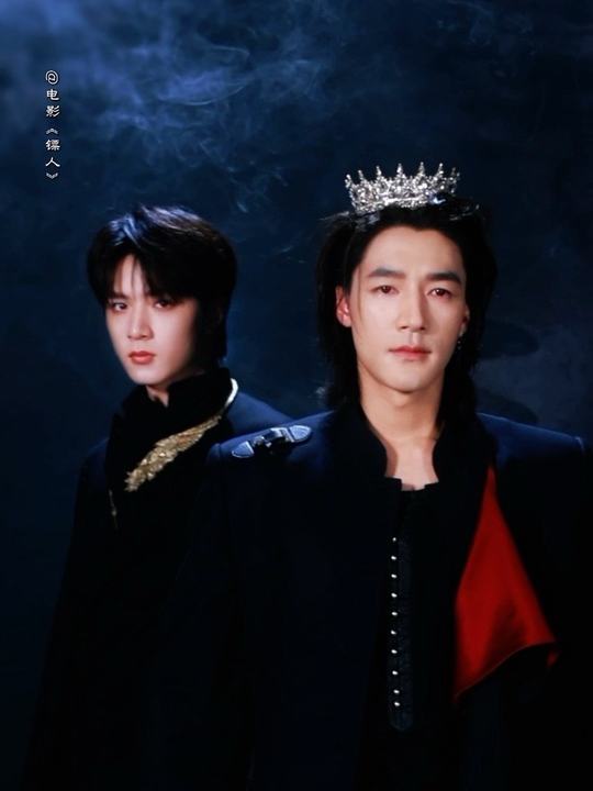 此沙刘耀文一张帅脸后面是另一张帅脸刘耀文此沙王冠转场视频 刘耀文此沙王冠转场视频