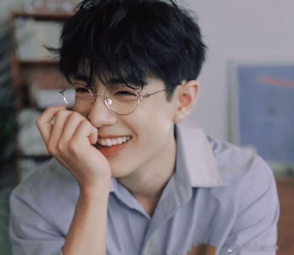 🍉🐧《十日终焉》男主肖战，如果真是顶流演确实不错，前途一片光明 ​​​