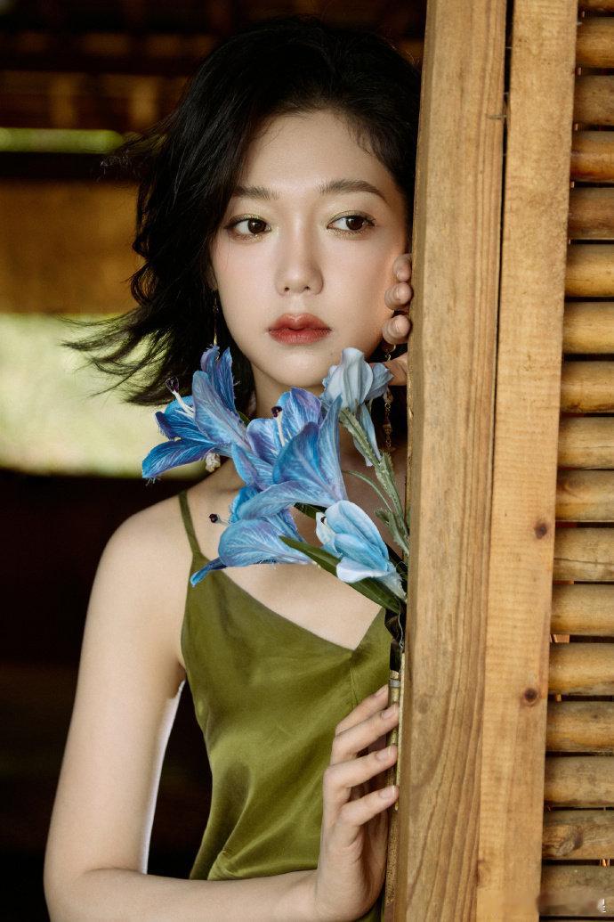 希林娜依高官宣签约索尼新篇章正式启动，希林娜依高签约索尼，期待解锁更多风格的歌曲