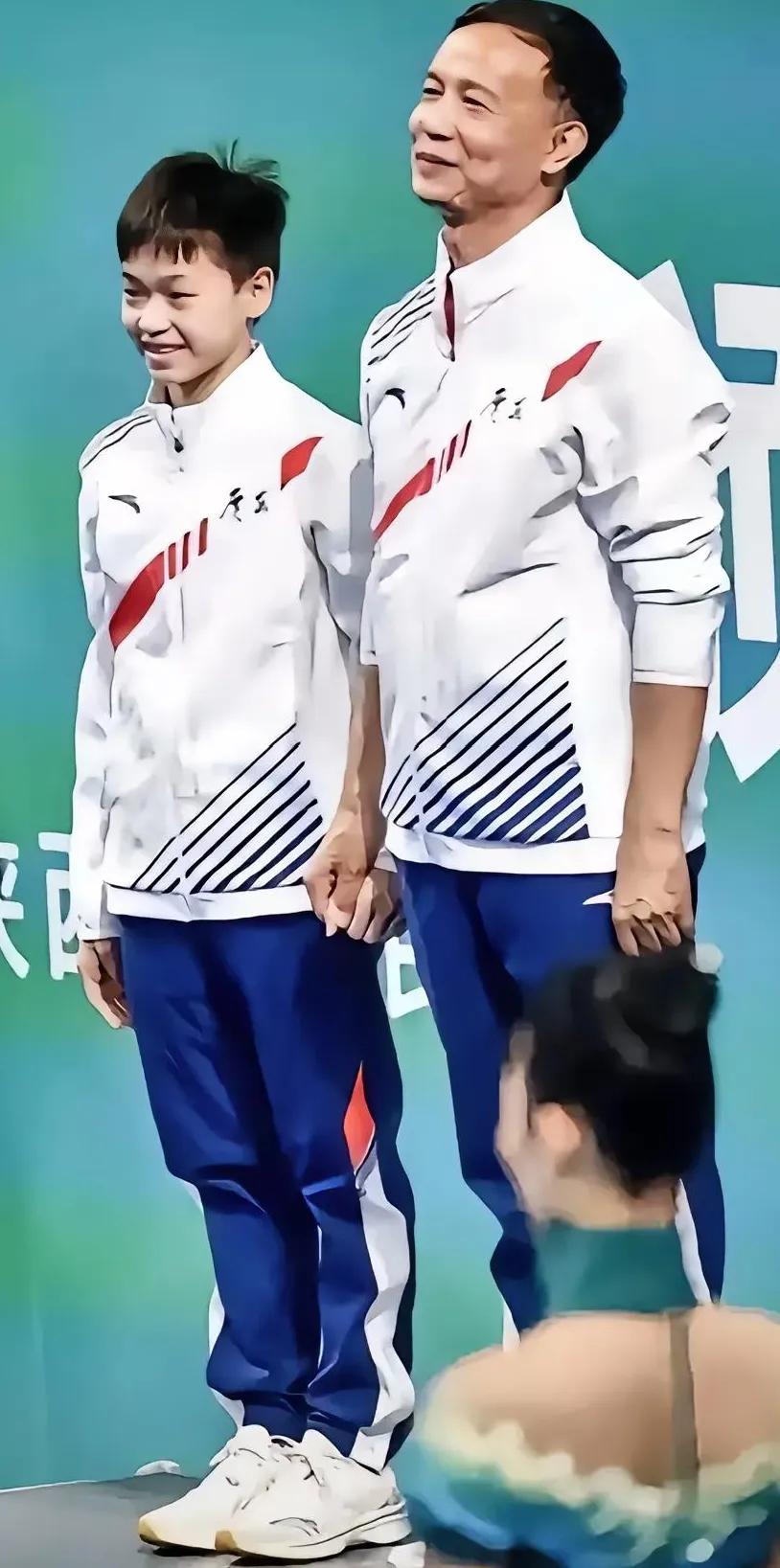 运动员获得冠军后，是各自回到省队继续锻炼，还是需要时，再集中大训练，然后出国争冠