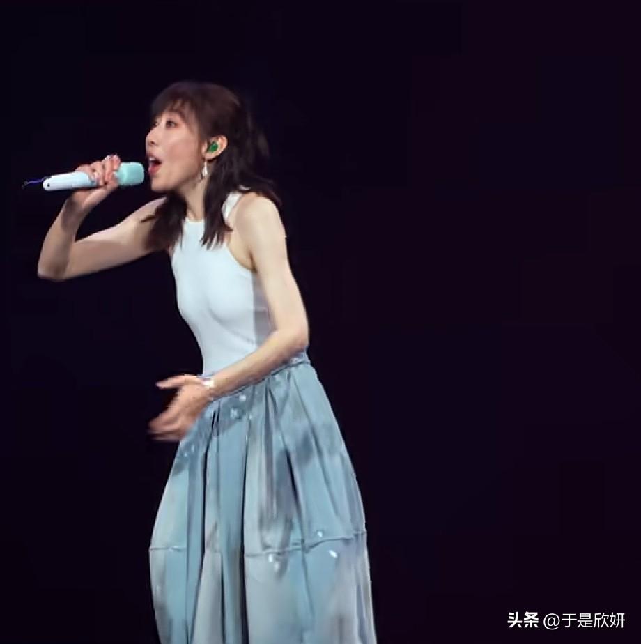 这才是演员跨界该有的演唱会！任素汐全开麦唱到落泪，真诚戳碎无数打工人
 
提起演