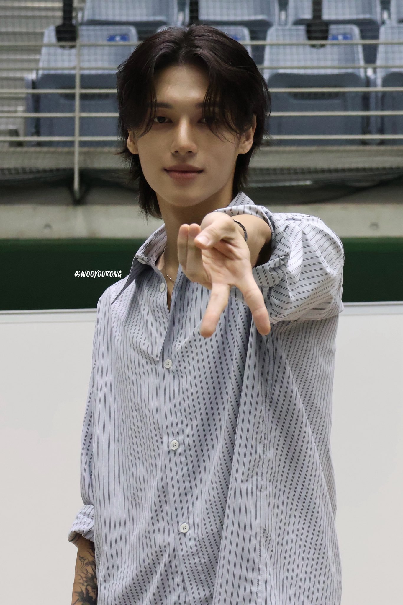 260802 团体签售呀嚎cr.WOOYORONG 