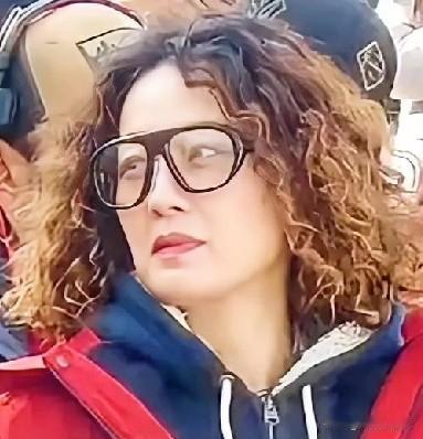 马伊琍“泡面头”炸场！49岁美回少女时代

马伊琍进组新造型惊艳众人！她顶着一头