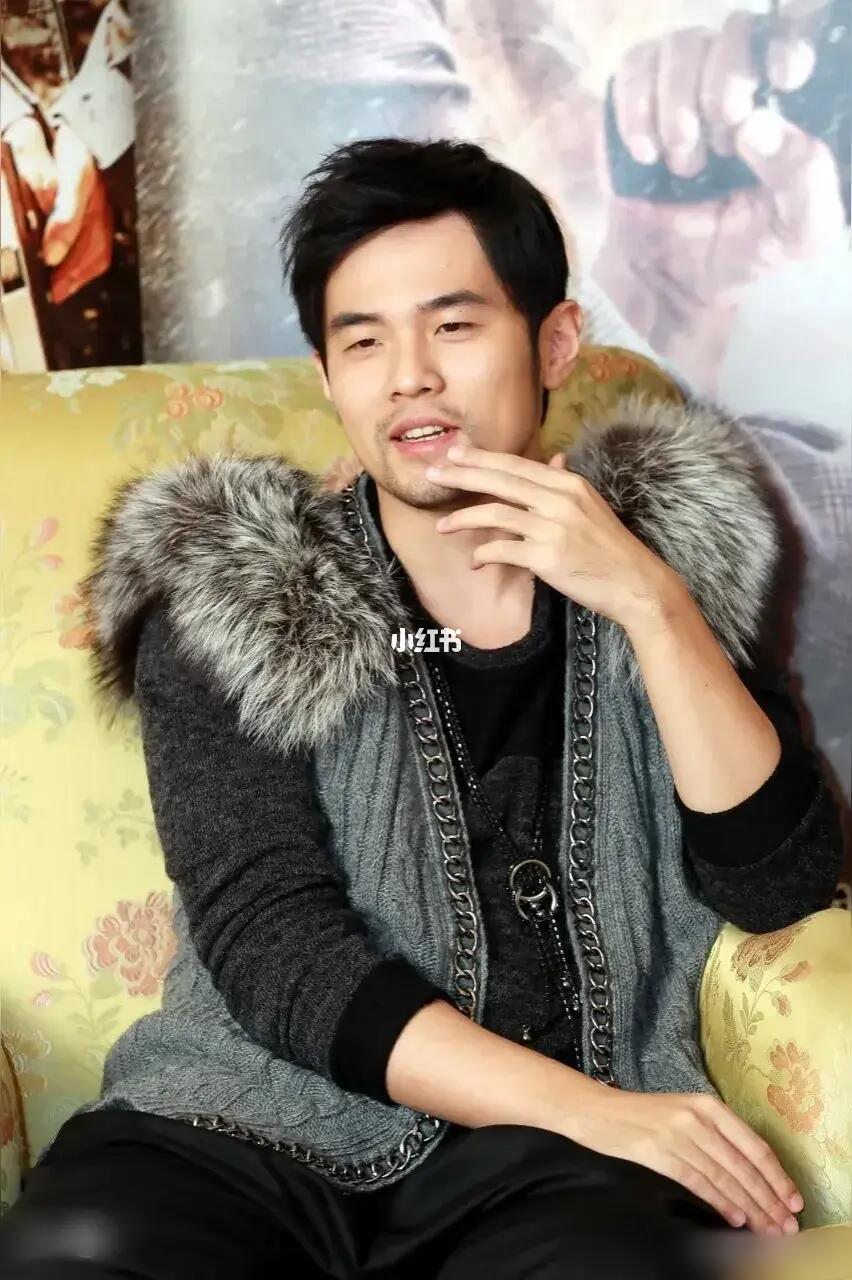谢霆锋羡慕周杰伦的钢琴弹得好，可是当他得知真相后，他就不羡慕了。 	 ...