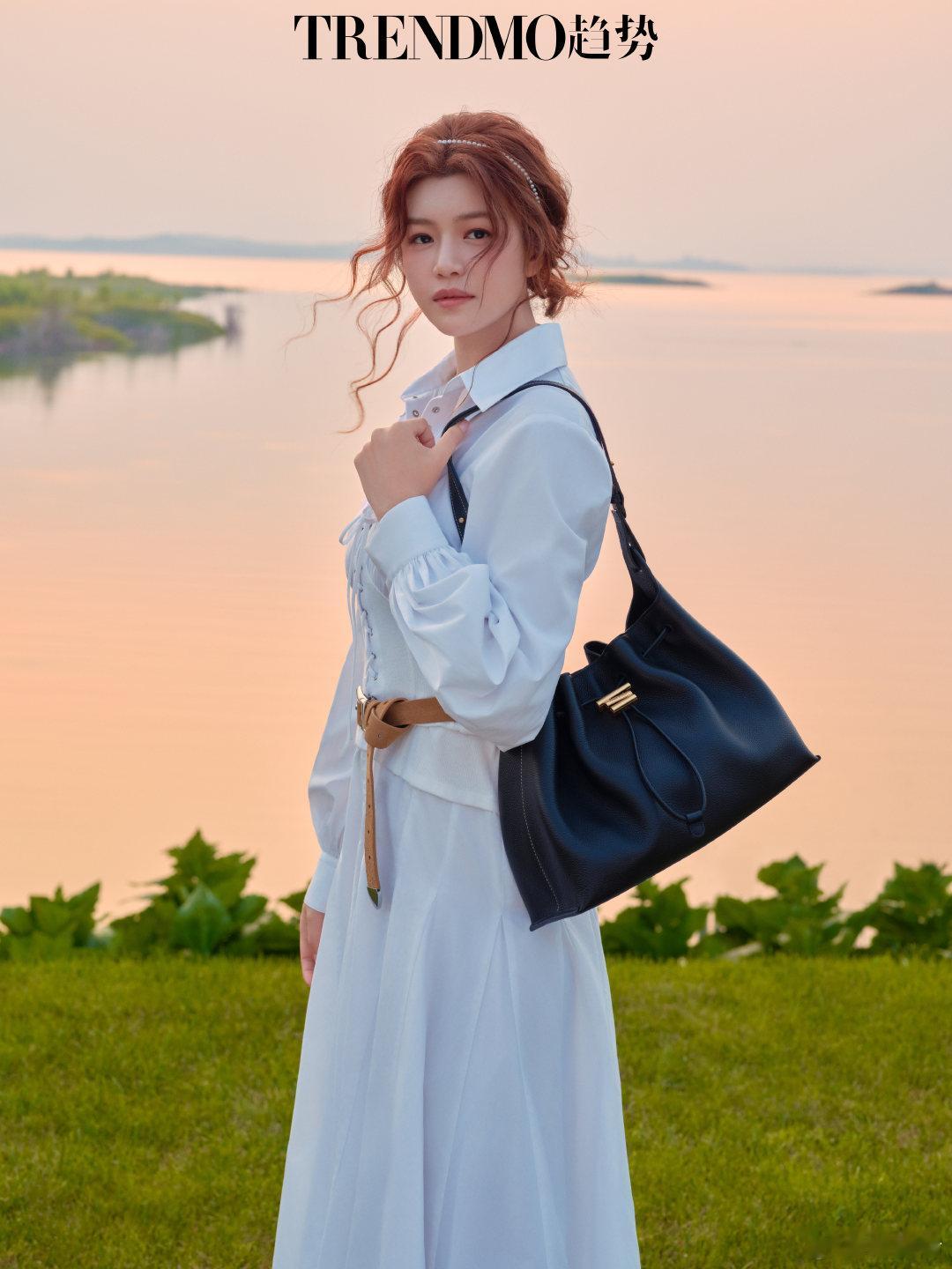 陈妍希像从油画里走出来了陈妍希美得像油画 这组Trendmo趋势大片里的陈妍希，