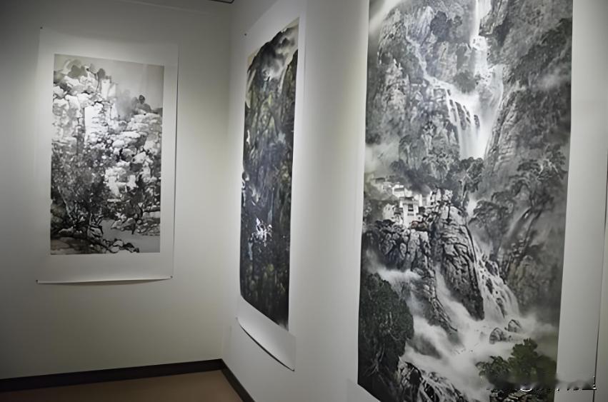 安徽黄山，6名日本收藏艺术家来看展，看见有人在举办婚礼，便进门落座，喝光1瓶茅台