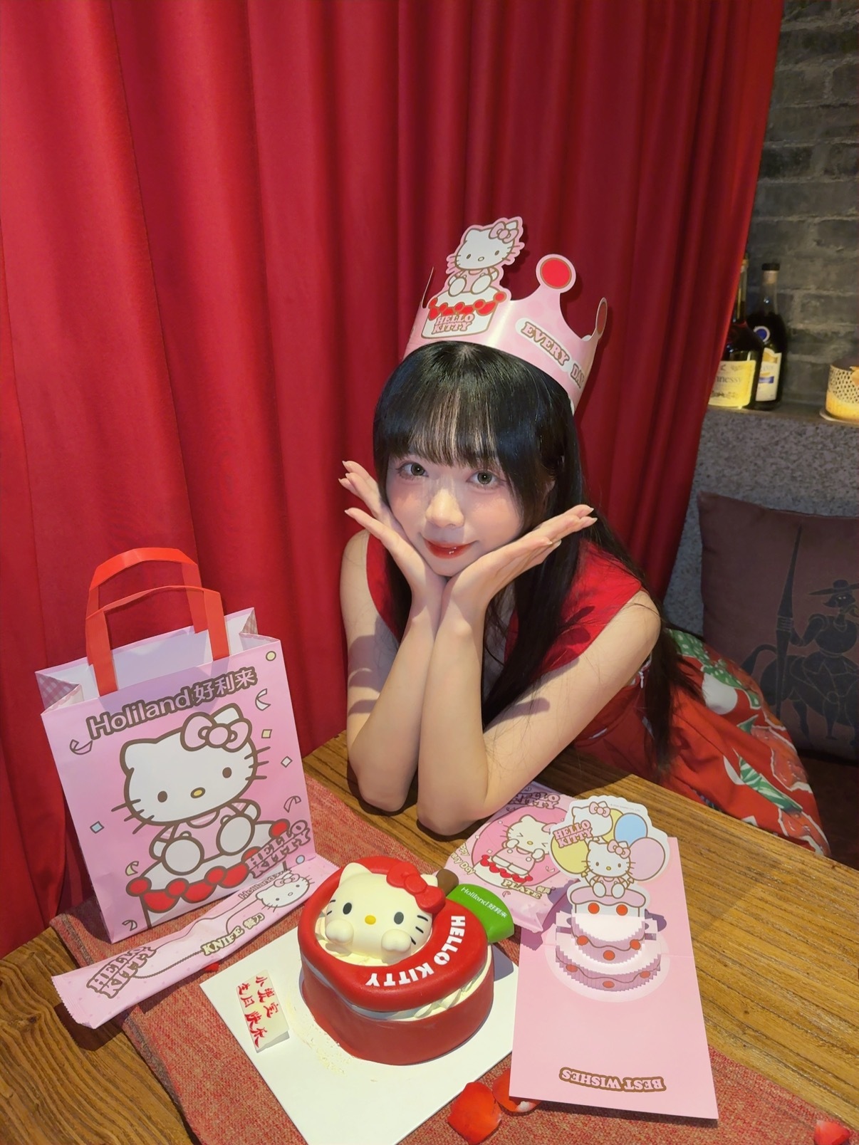 🎀 ꉂ ･ ･ ☆.ᐟ ӄɨȶȶʏ !‧₊˚——我和全世界最可爱的蛋糕！兜系少