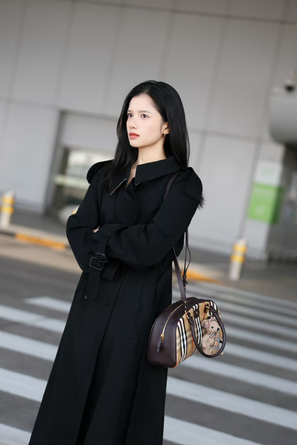 张婧仪出发 Burberry 伦敦时装周[憧憬] ​​​