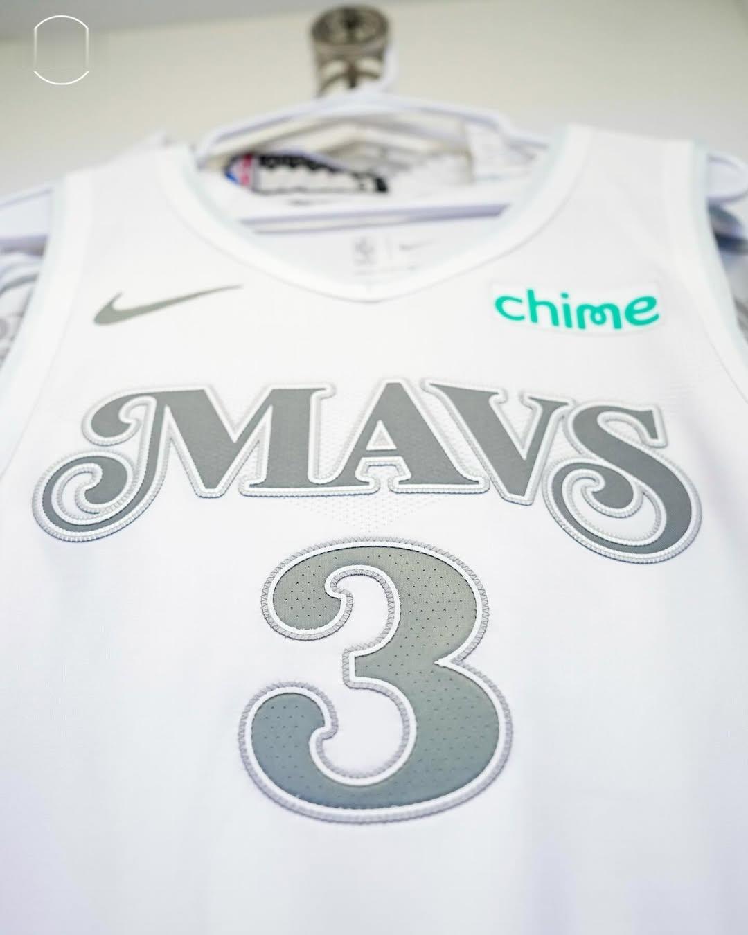 今天穿这件  安东尼戴维斯[超话]  MFFL[超话]  