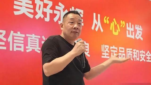 在谈及如何看待山姆计划到郑州开店带来的竞争时，胖东来创始人于东来直言胖东来和山姆