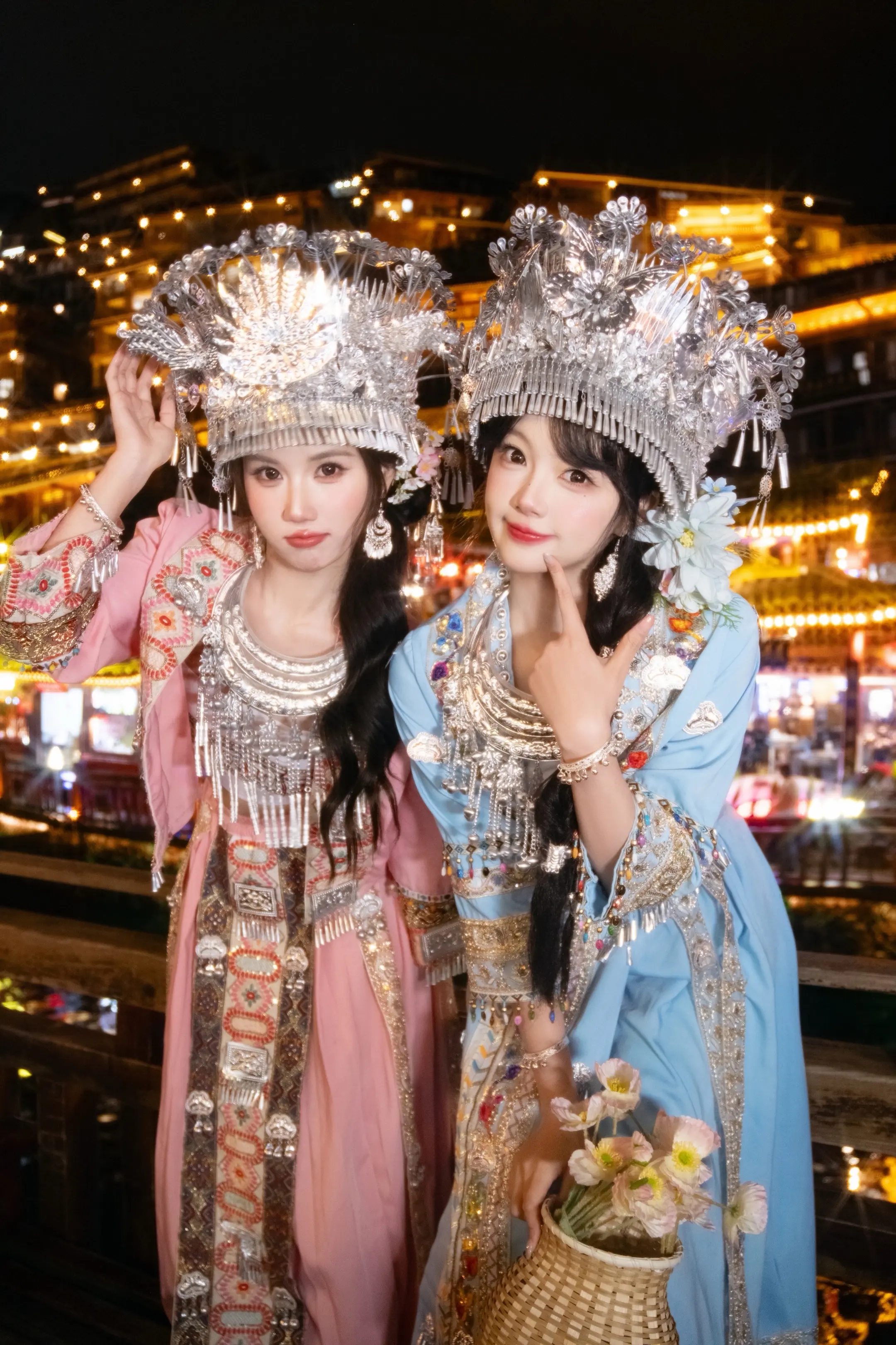 灯火阑珊处，是苗疆的温柔与浪漫。