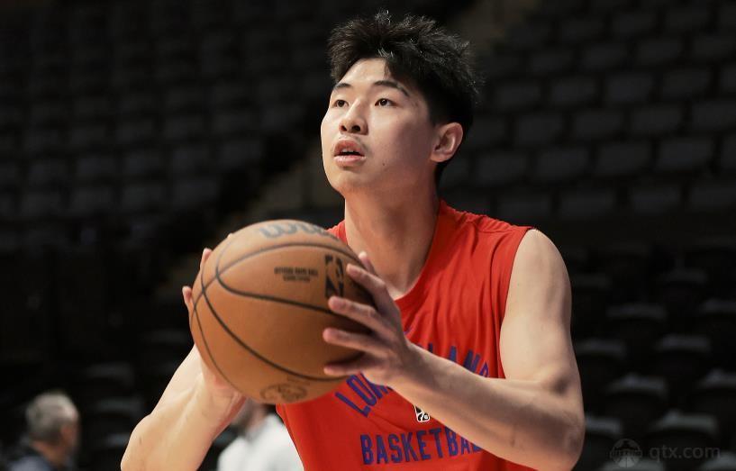 崔永熙骚操作，CBA大秀一把
CBA篮球联赛常规赛第27轮，广东队主场迎战新疆队