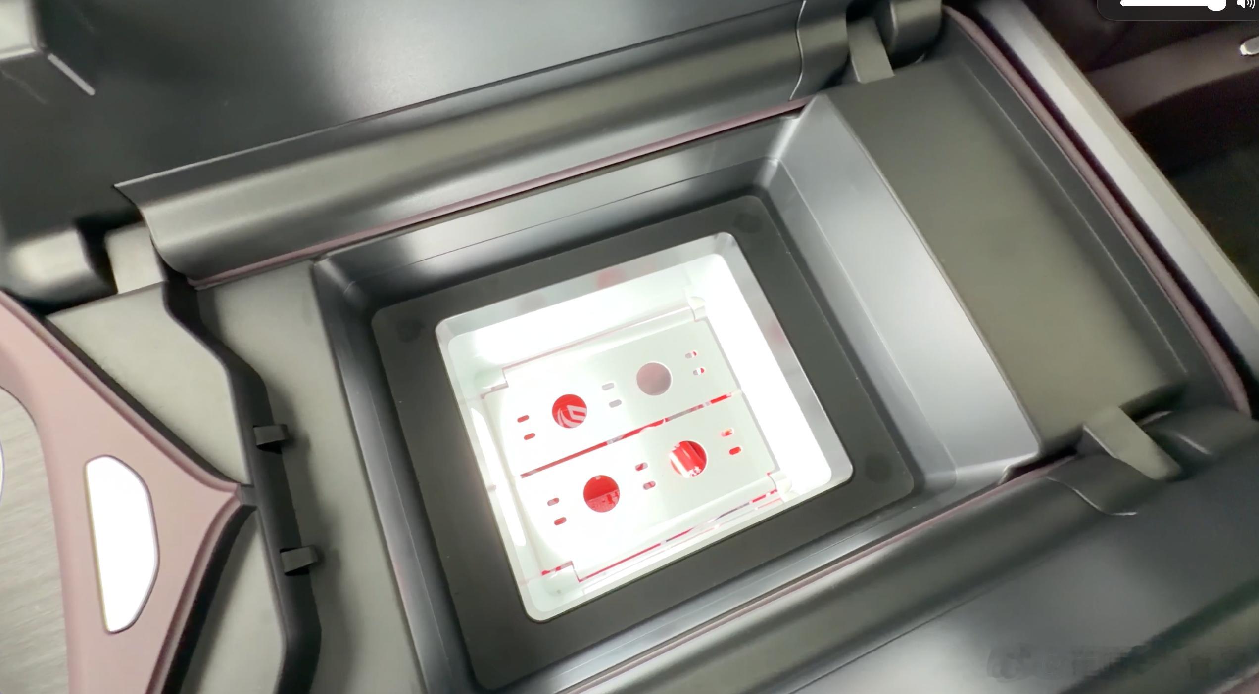 最近看网上有人说小鹏GX的冰箱是“菜篮子”冰箱，按照我的理解给各位解释一下。小鹏