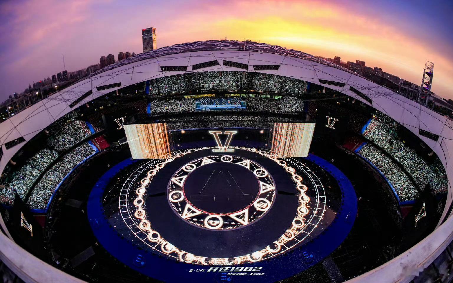 张杰16场鸟巢演唱会收官发文24天16场鸟巢连唱直接封神！一举拿下两项鸟巢世界纪