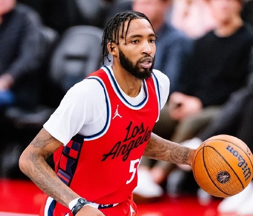 又伤了！小琼斯右膝内侧副韧带二级扭伤，六周后复查！

普理查德这个抢球动作，曾经