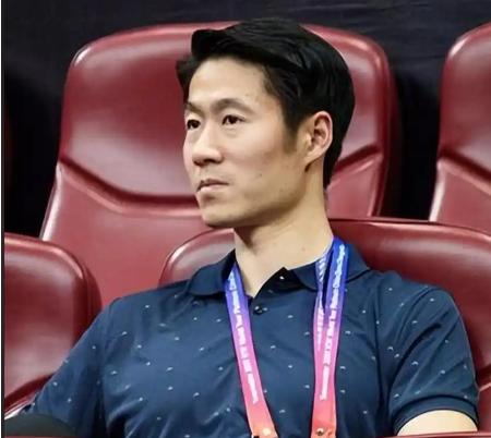 王励勤这次赌对了！乒超打到第三天，两个19岁不到的小将把国乒主力掀翻在地，王楚钦