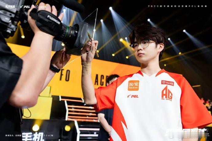 AG花花名场面复刻玩梗不只是整活，真的能看出花花本赛季有多能打，硬实力藏都藏不住