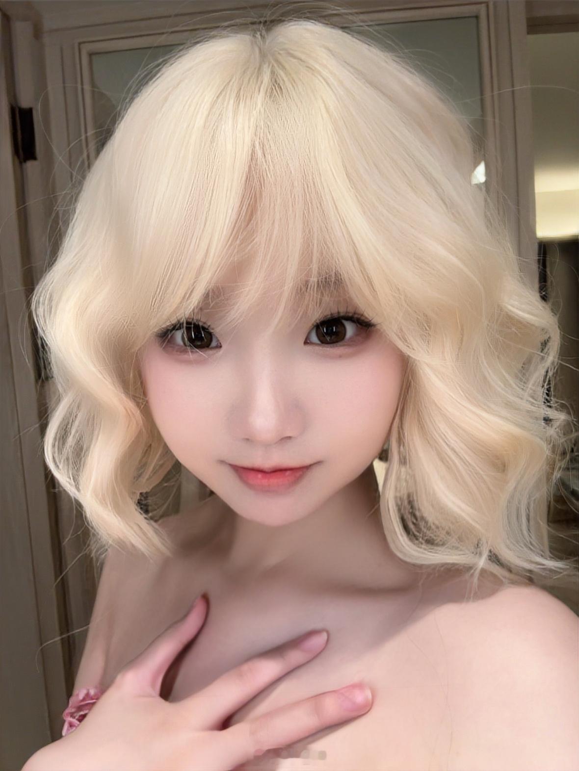 女装大佬来的 