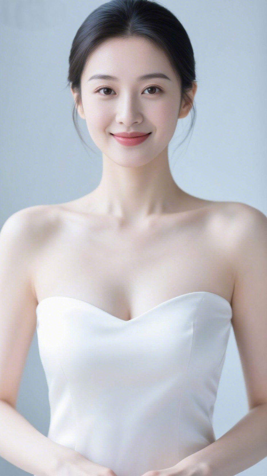 白裙清颜漾温柔
 
浅灰的背景如一层薄纱，衬得一袭白色抹胸礼裙愈发雅致。顺滑的缎