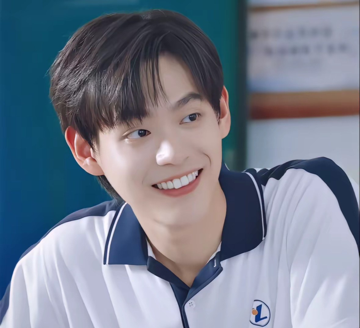 周末把《一起长大的约定》看了，这剧情包甜的。田鸿杰请多多演校园剧好吗？好的。“凭