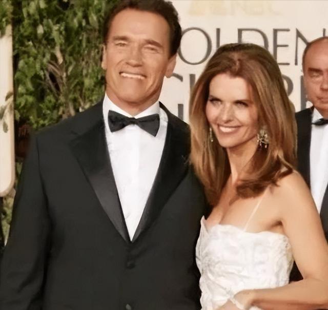 1996年的一天，施瓦辛格在家中休息无事，恰巧看到35岁的200斤女佣正打扫卫生