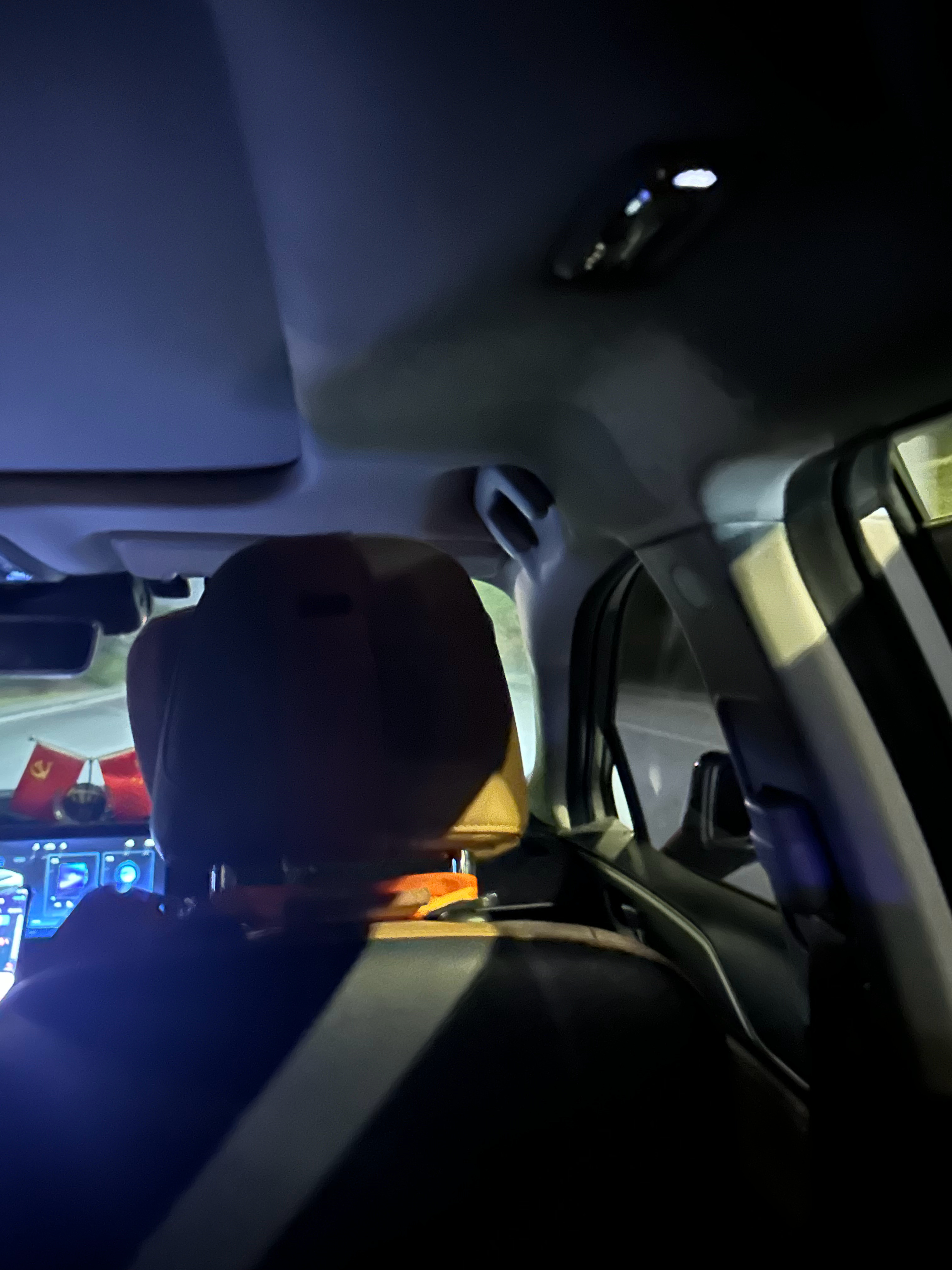 喝了点酒打车回家这司机跟开高铁一样给我酒都吓醒了 