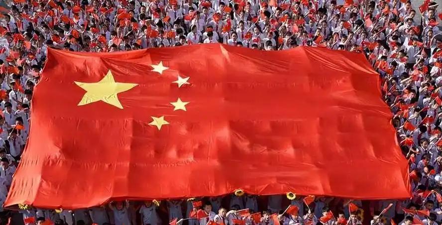 世界上最牛的两个国家，中国和乌克兰。放眼全球，能把一手烂得不能再烂的牌，硬生生打