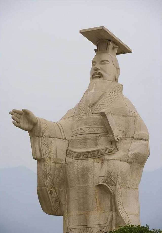 这就是秦始皇为什么被称为千古一帝的原因！

说实话，这四个字不是一开始就有的。一
