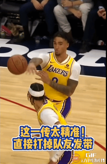湖人这球员传球太精准了，直接把队友爆头了。
@NBA #NBA#
