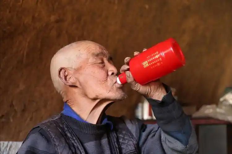 大病来前，喝酒先知？喝酒若有这5个表现，或是大病来临的信号


记得那是前两年的