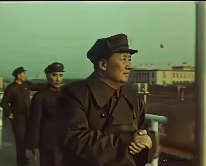 救国家于危难，救百姓于水火，这才是真正的国之脊梁
 
很多人嘴上喊着家国大义，危