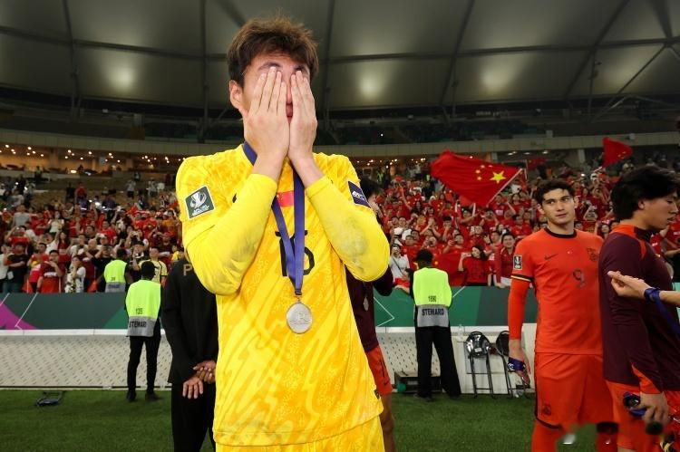 正视差距！u23国足0比4日本队 U23国足勇夺亚军，虽然比分的确有点大，但比赛