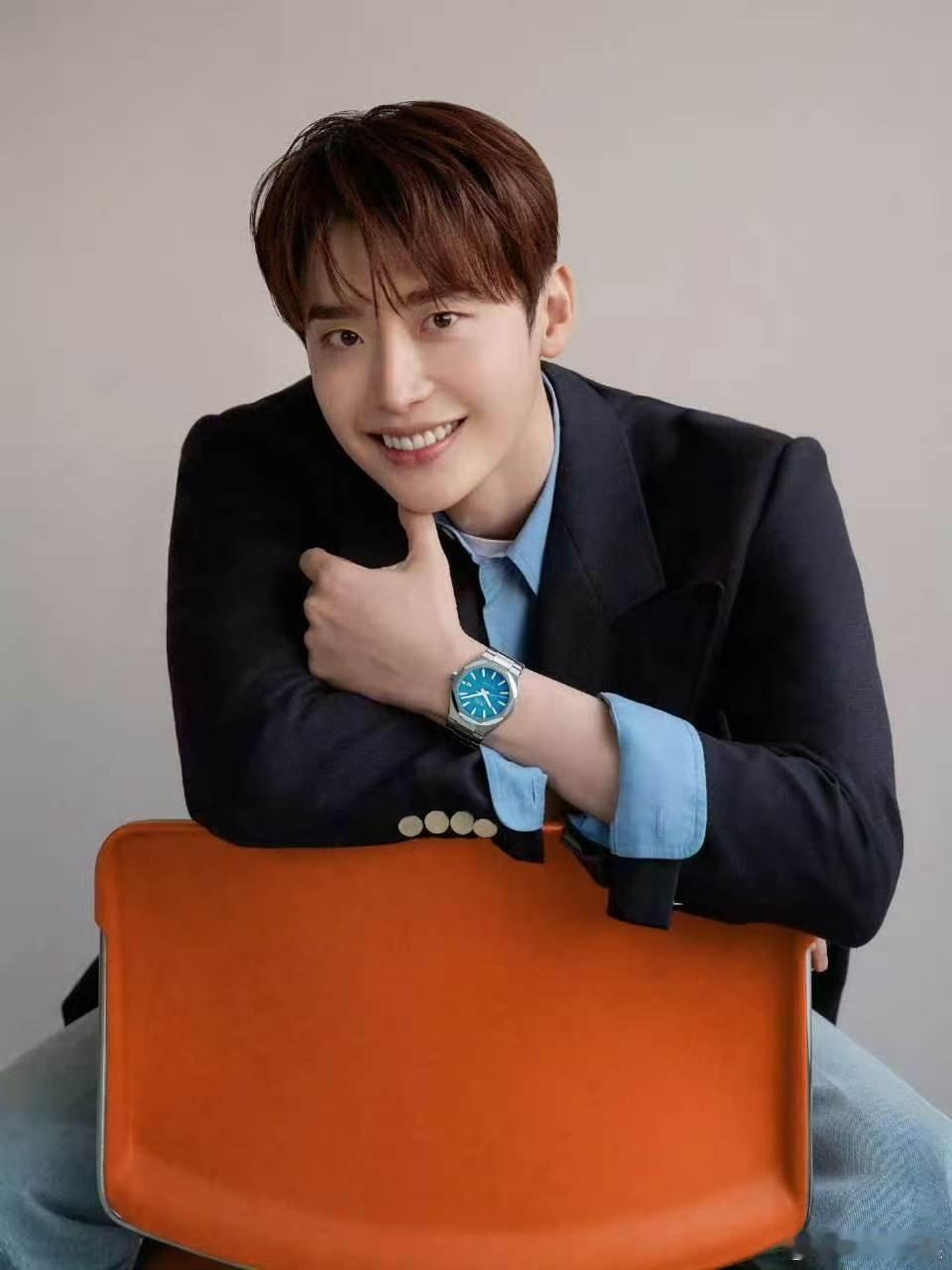 李钟硕腕表大片李钟硕MIDO品牌大使李钟硕腕表大片，哇塞，