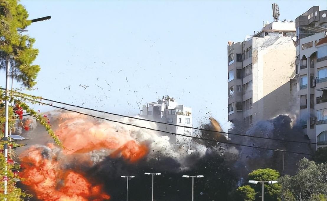 谁能想到，那个靠“铁穹”撑起神话的以色列，居然被一轮接一轮导弹和无人机逼到全国拉