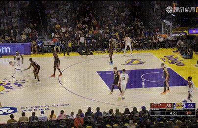 节奏变化！东契奇过掉阿德巴约热火vs湖人 ​​​