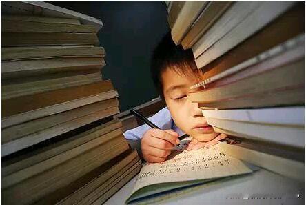 现在很多孩子不爱学习、不上进，其实就是没真正尝到生活的苦。父母说再多“不努力以后