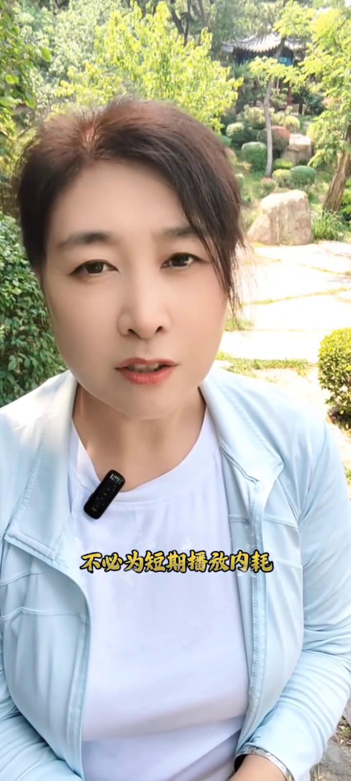 熬过零播放的崩溃，我读懂了做自媒体的真相。
还记得最初发布视频1小时0播放的失落