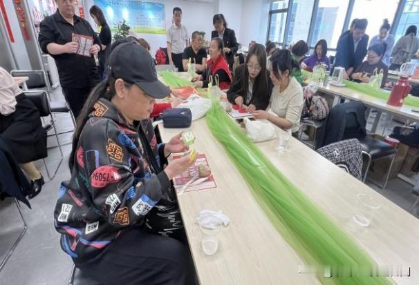 万柏林区千峰街道金玉社区：皂香暖邻里 情系流动人口
 
万柏林区千峰街道金玉社区