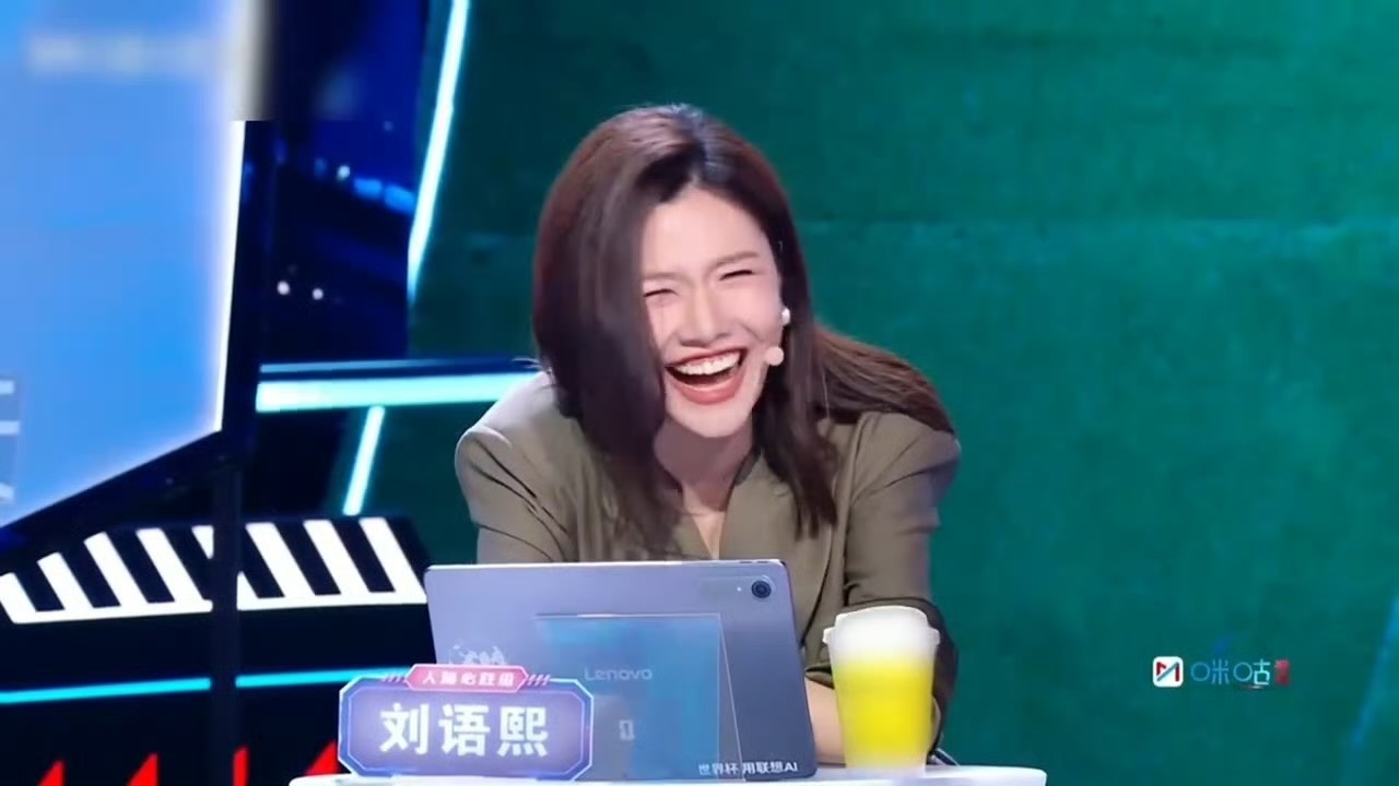 颜强苏东人机大战爆改辩论赛 名嘴见面分外眼红！颜强苏东聊足球聊到直接开辩，你抛论