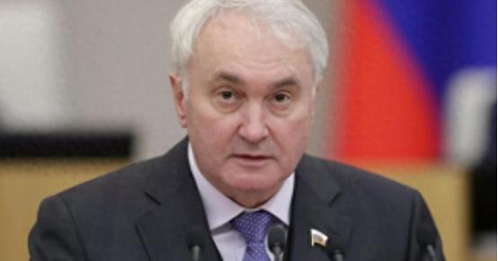 俄罗斯的国家杜马通过了一个特别狠的法案，简单说就是，以后只要俄罗斯人在国外被抓了