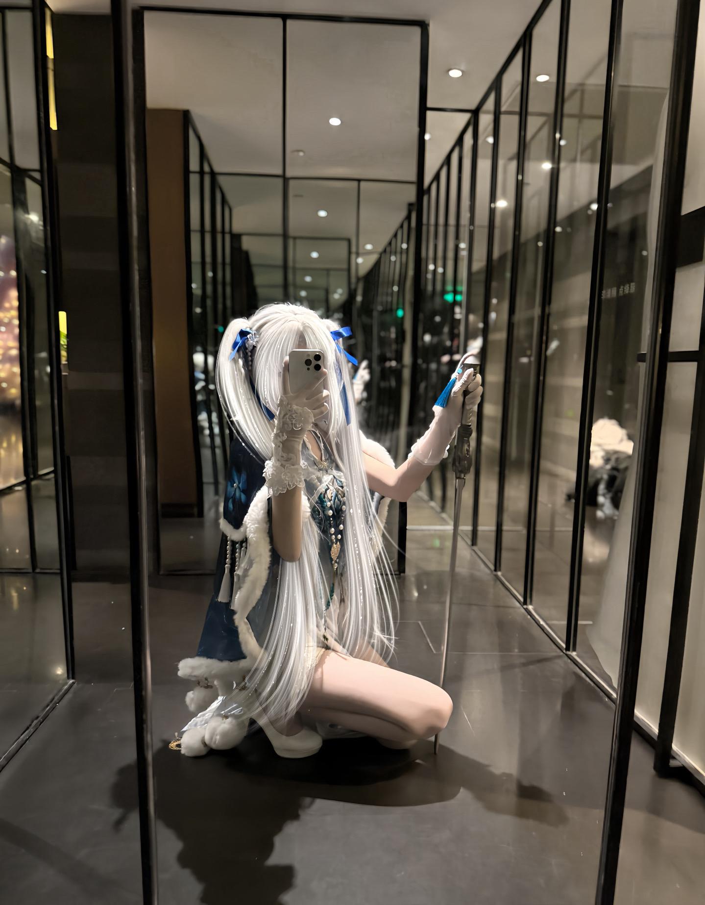 江畔何人初见雪 江雪何年初映人