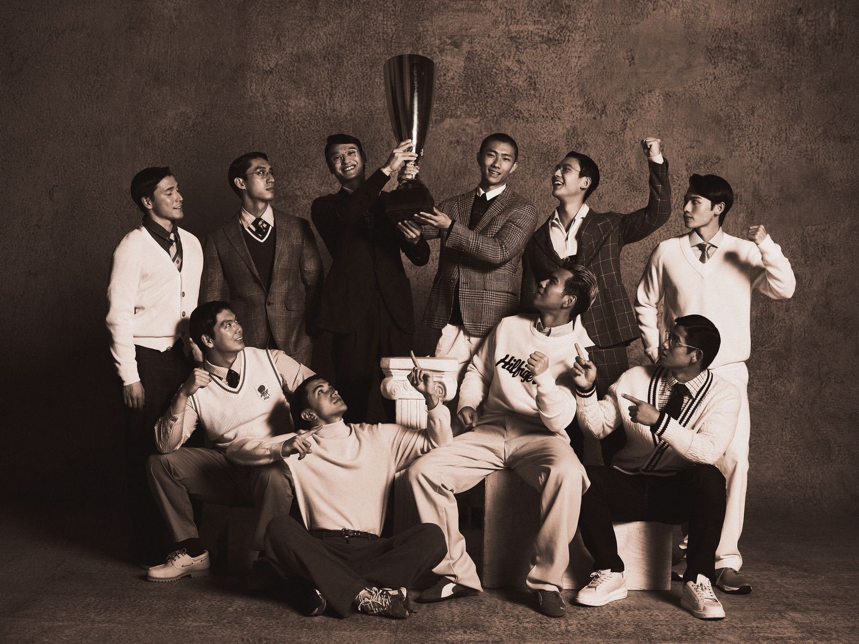 内娱终于等来了野生系新面孔 硬朗骨相自带原生张力，少年气与野性感完美平衡，告别流