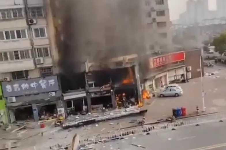 【江苏淮安烧烤店突发重大爆炸事件 强烈冲击牵动人心】 
河北廊坊的爆炸都还没有查