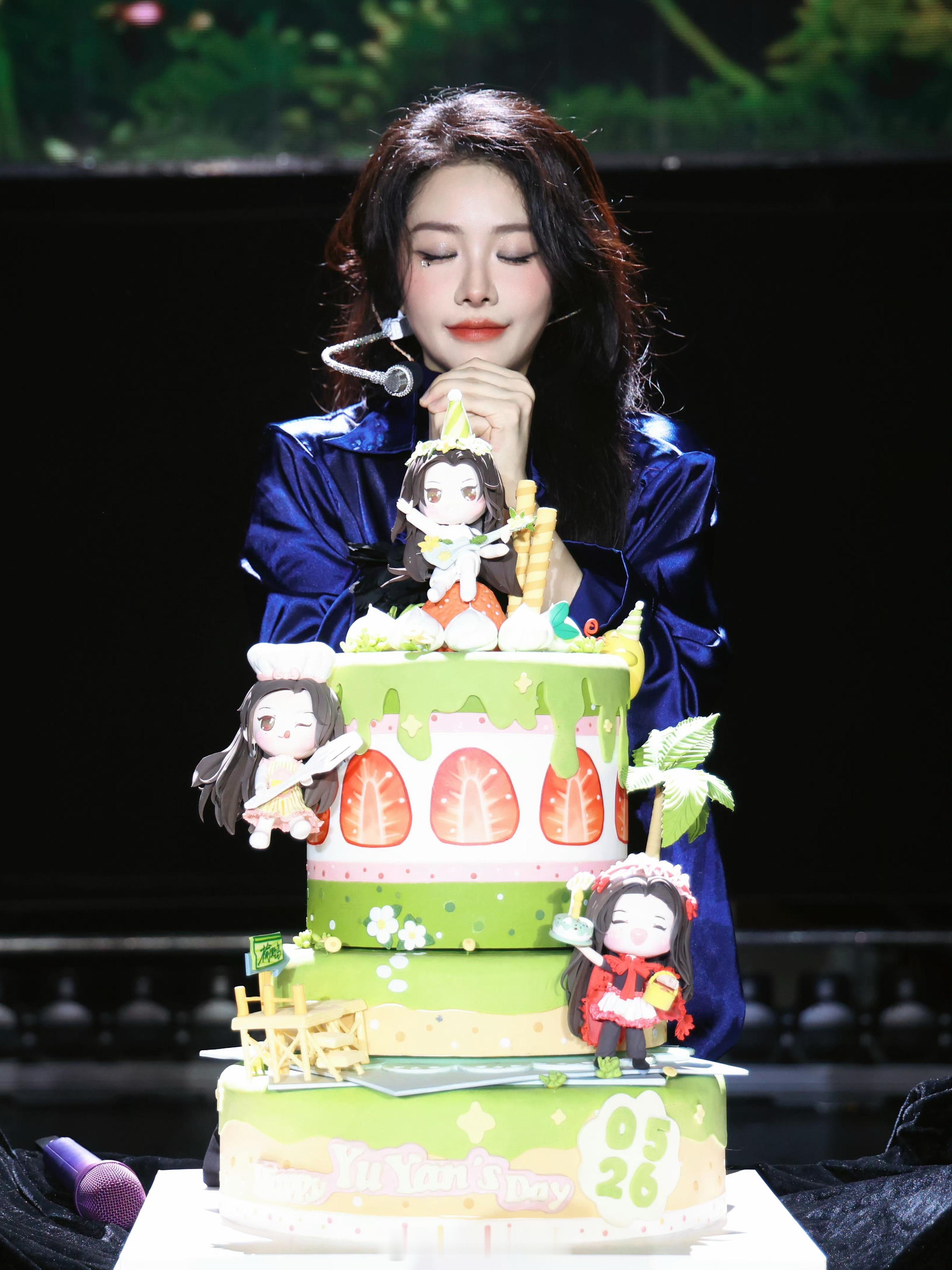 喻言生日直播happy birthday to queen of pop💚喻言