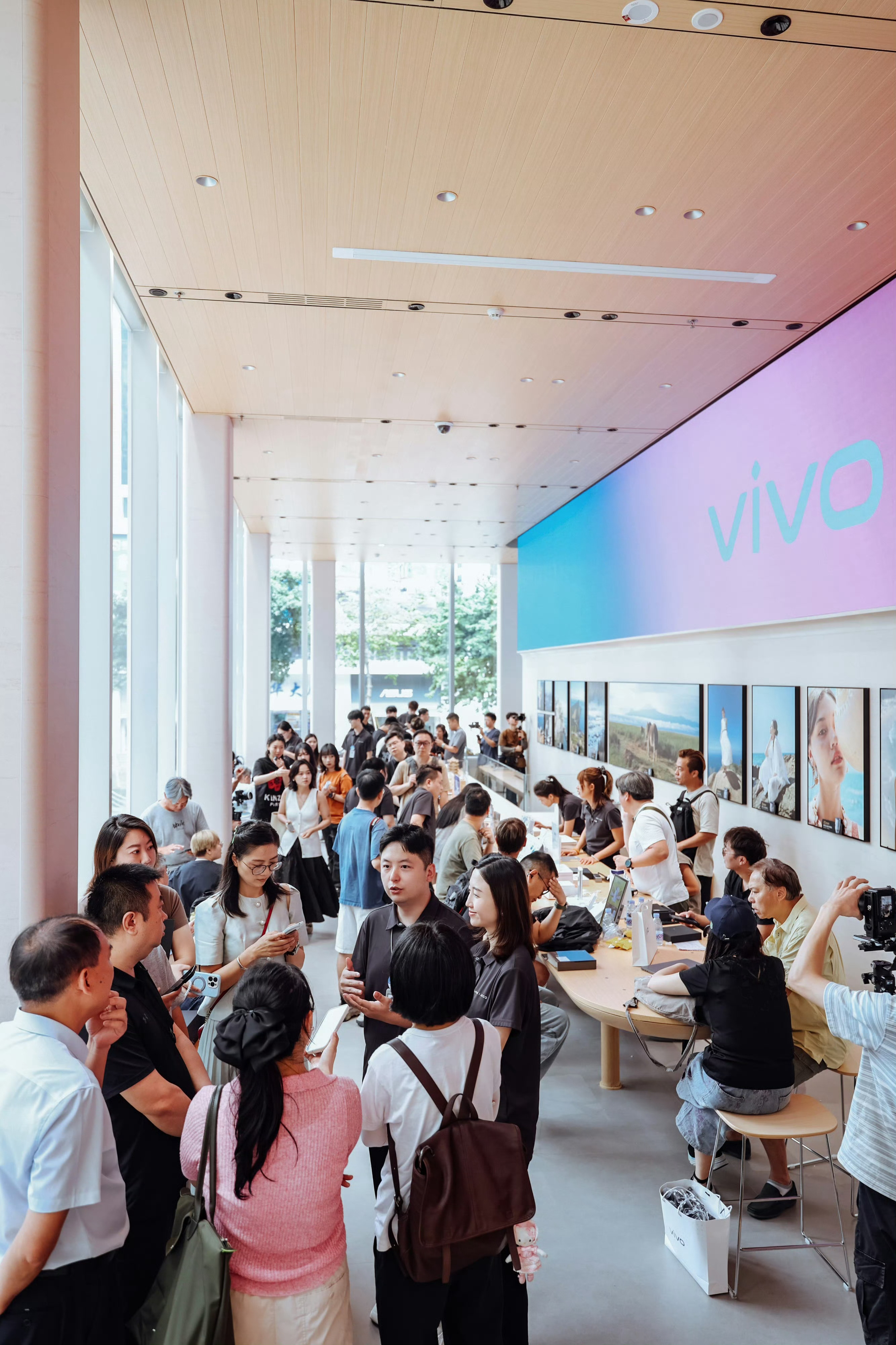 折叠屏新爆点！vivo X Fold6首销深港联动破圈7月1日vivo X Fo