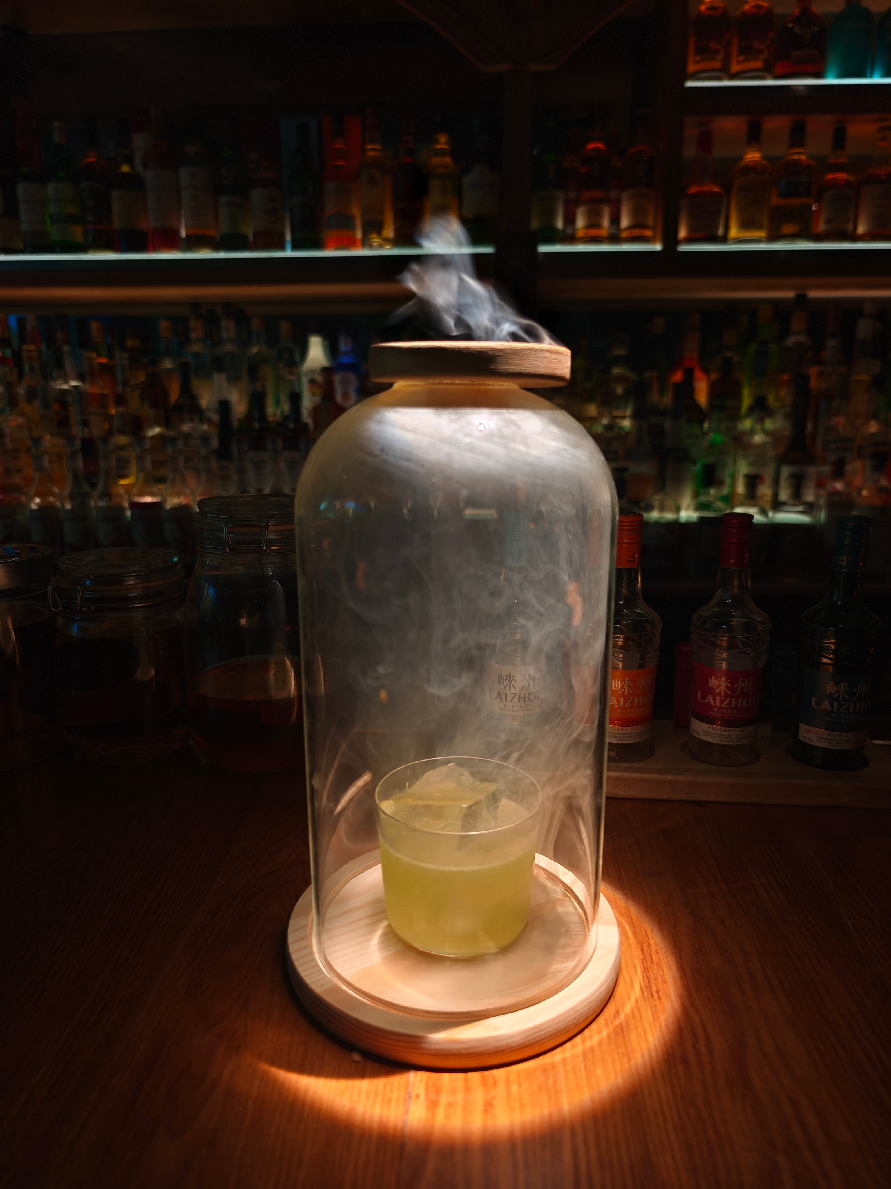 近期成都一次性酒吧：指南针Bar LotusMoonshineMamacita成