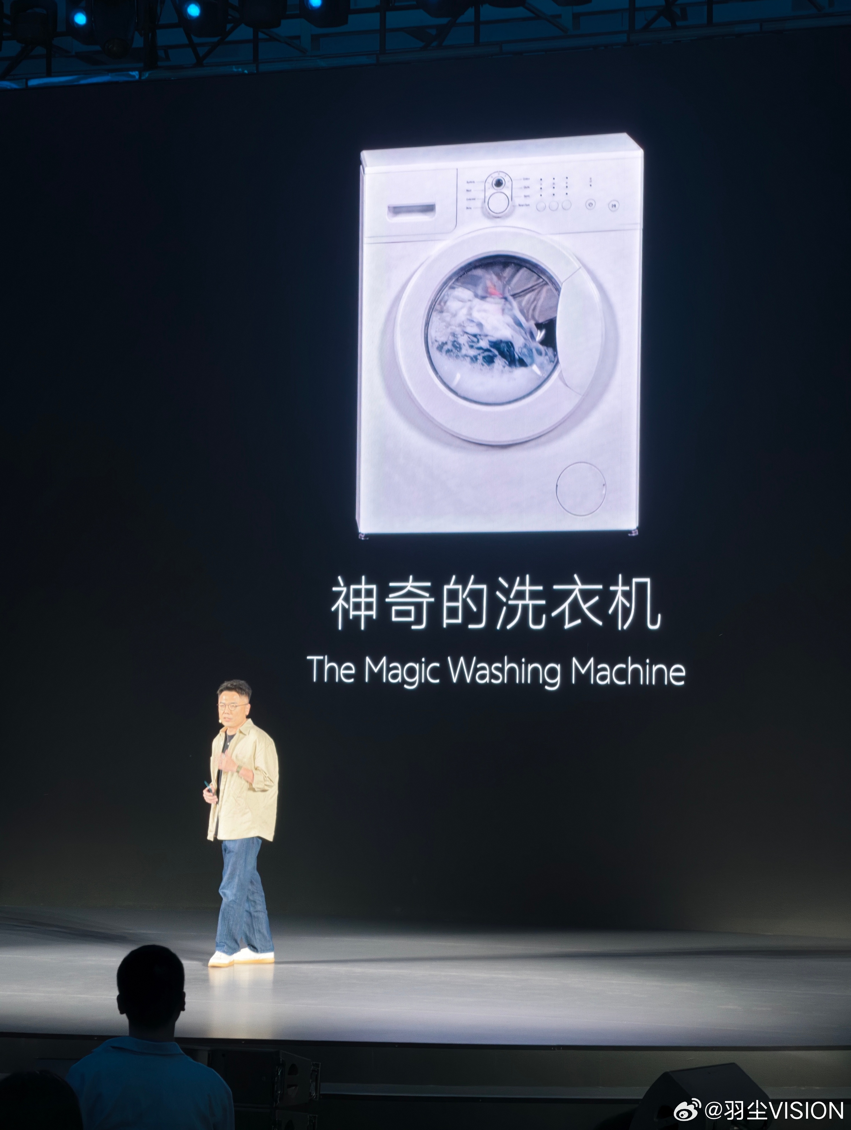 飞猪老师上台教大家养虾了AI和折叠屏结合起来是未来趋势，小V Claw确实也挺好